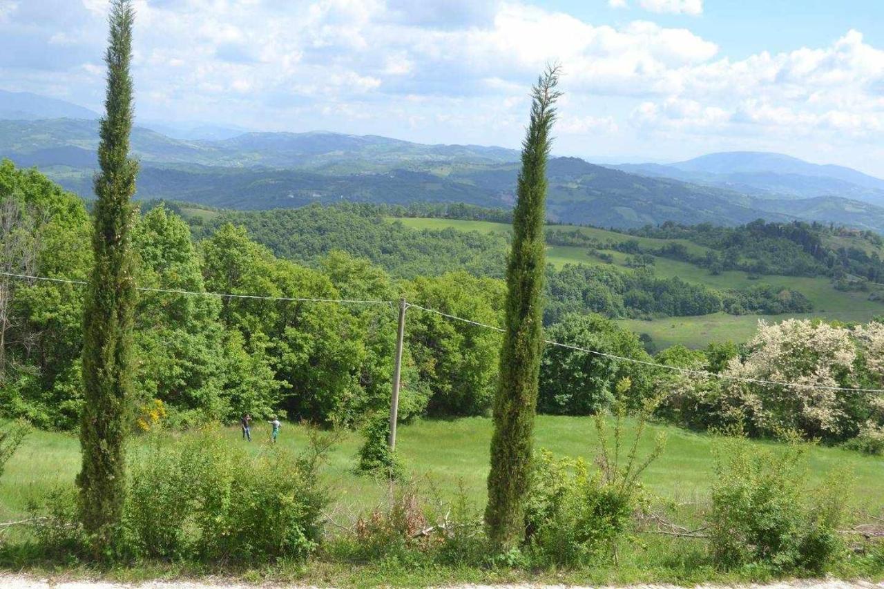 Agriturismo Montesalce กุบบีโอ ภายนอก รูปภาพ