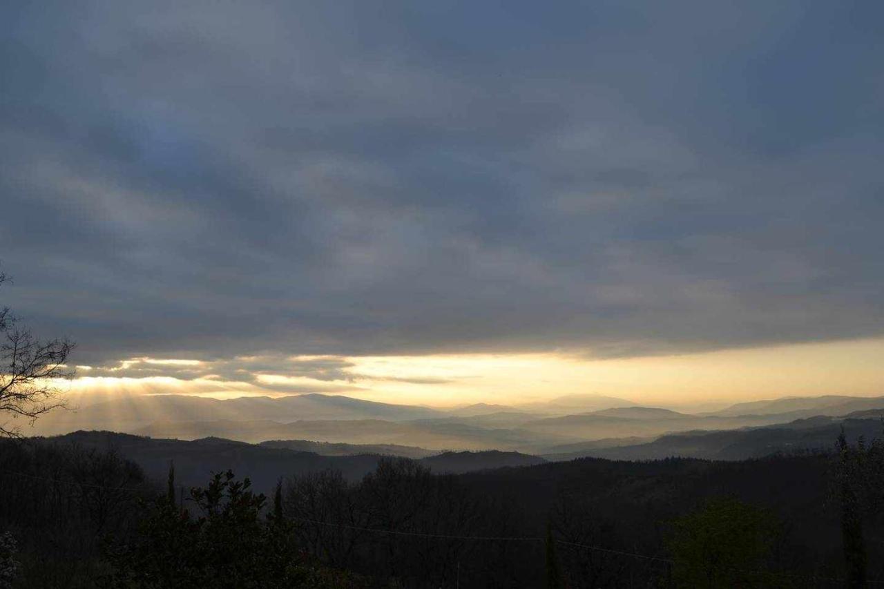 Agriturismo Montesalce กุบบีโอ ภายนอก รูปภาพ