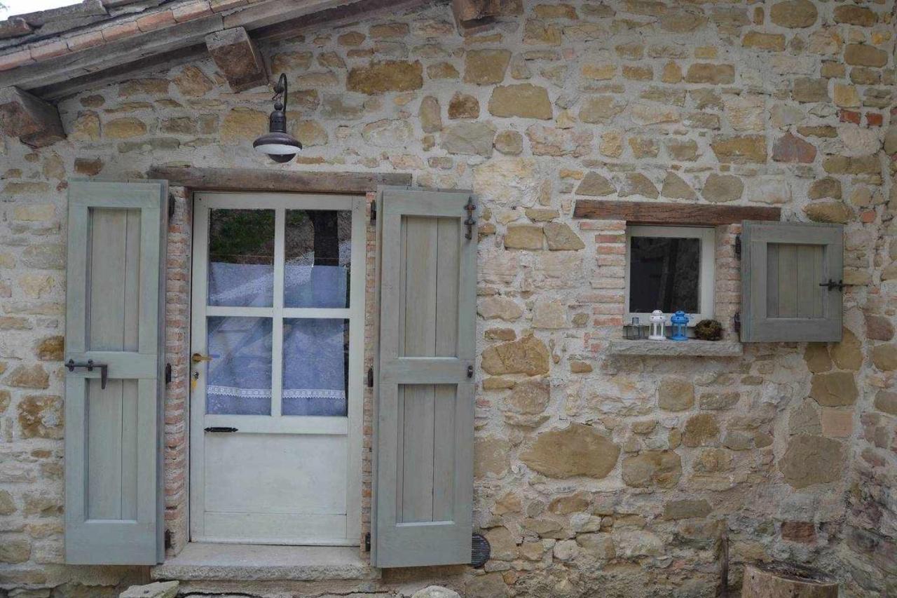 Agriturismo Montesalce กุบบีโอ ภายนอก รูปภาพ