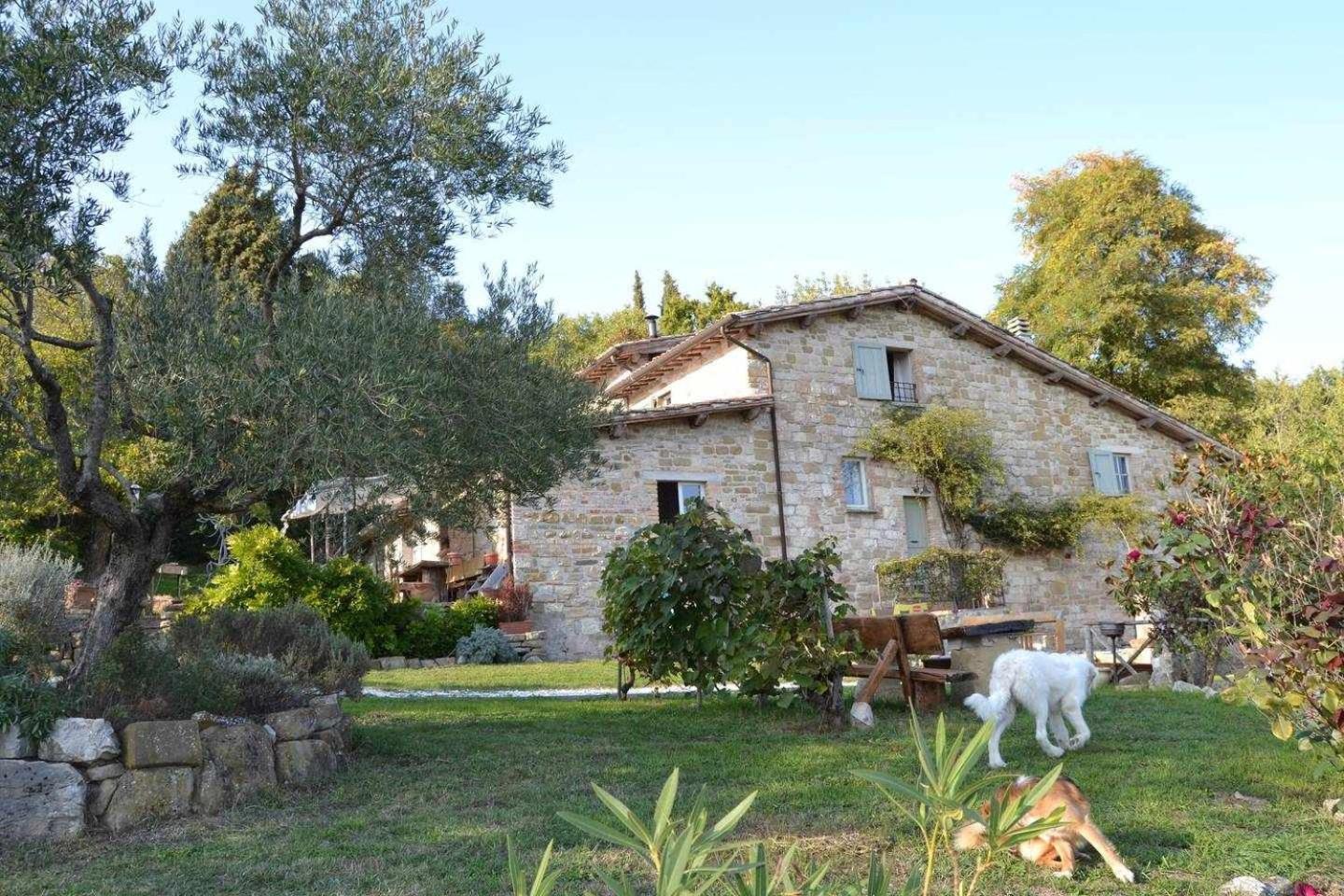 Agriturismo Montesalce กุบบีโอ ภายนอก รูปภาพ