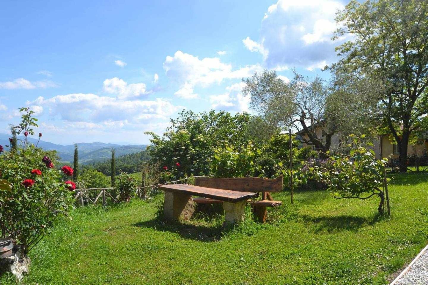 Agriturismo Montesalce กุบบีโอ ภายนอก รูปภาพ