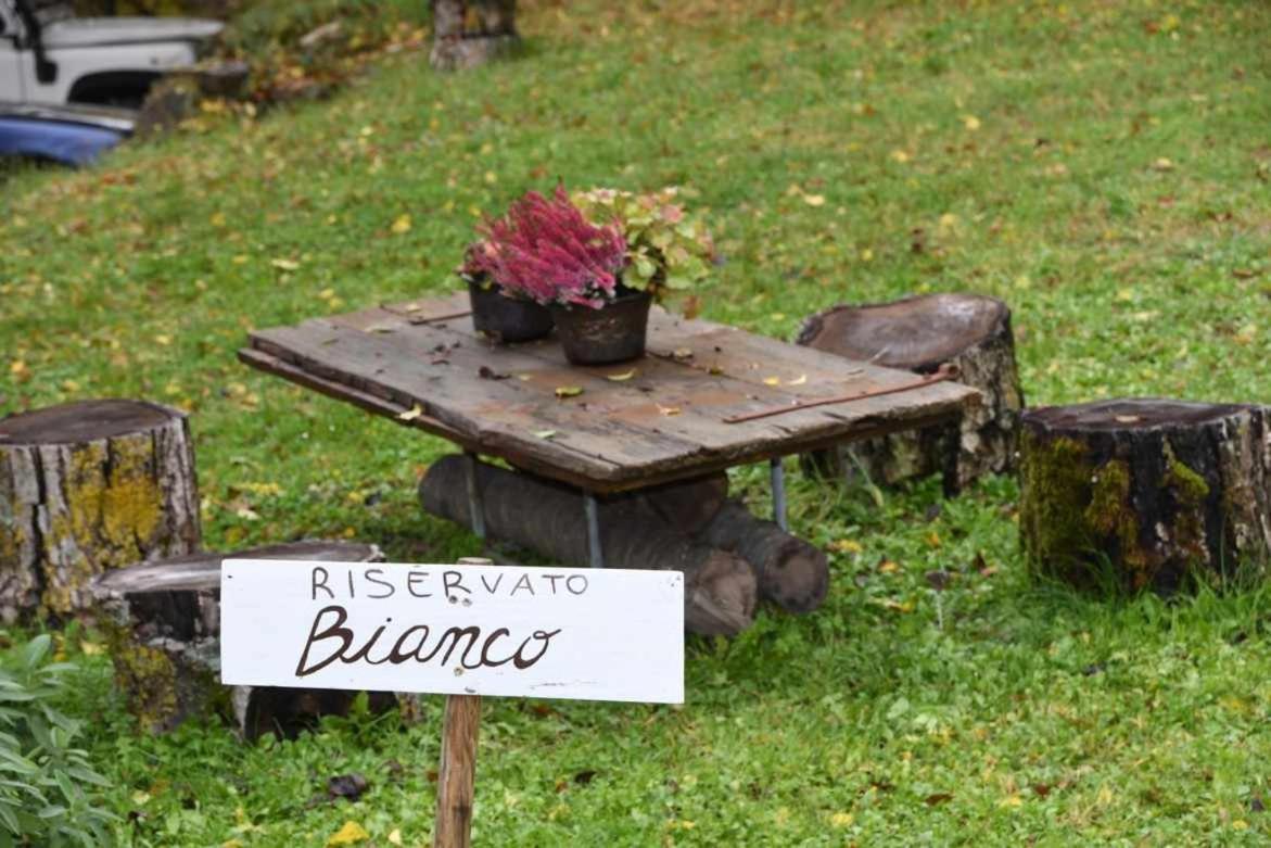 Agriturismo Montesalce กุบบีโอ ภายนอก รูปภาพ